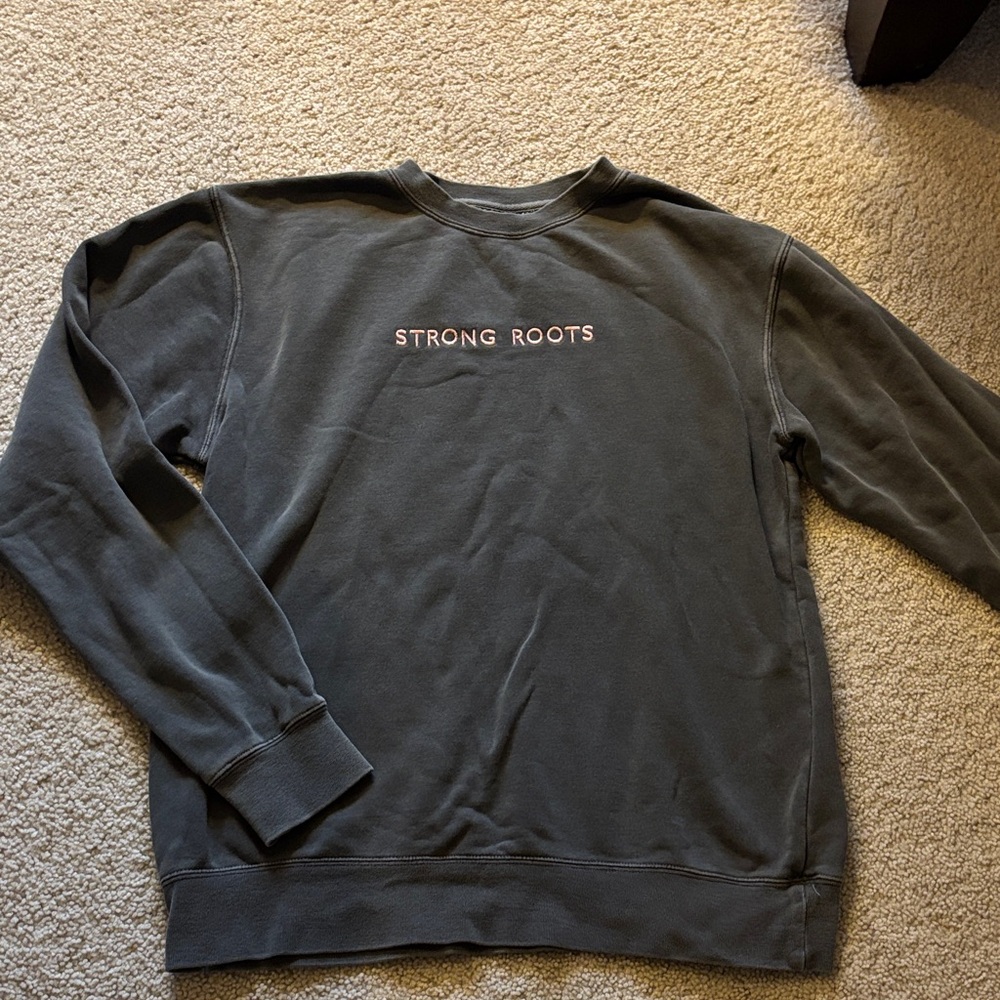 kk fit strong roots crewneck size small vintage black with pink